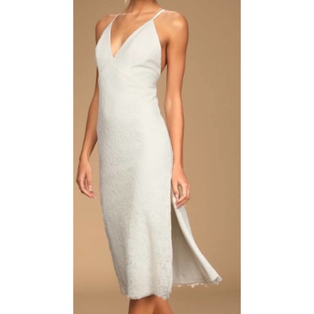 Lulu’s lace gown